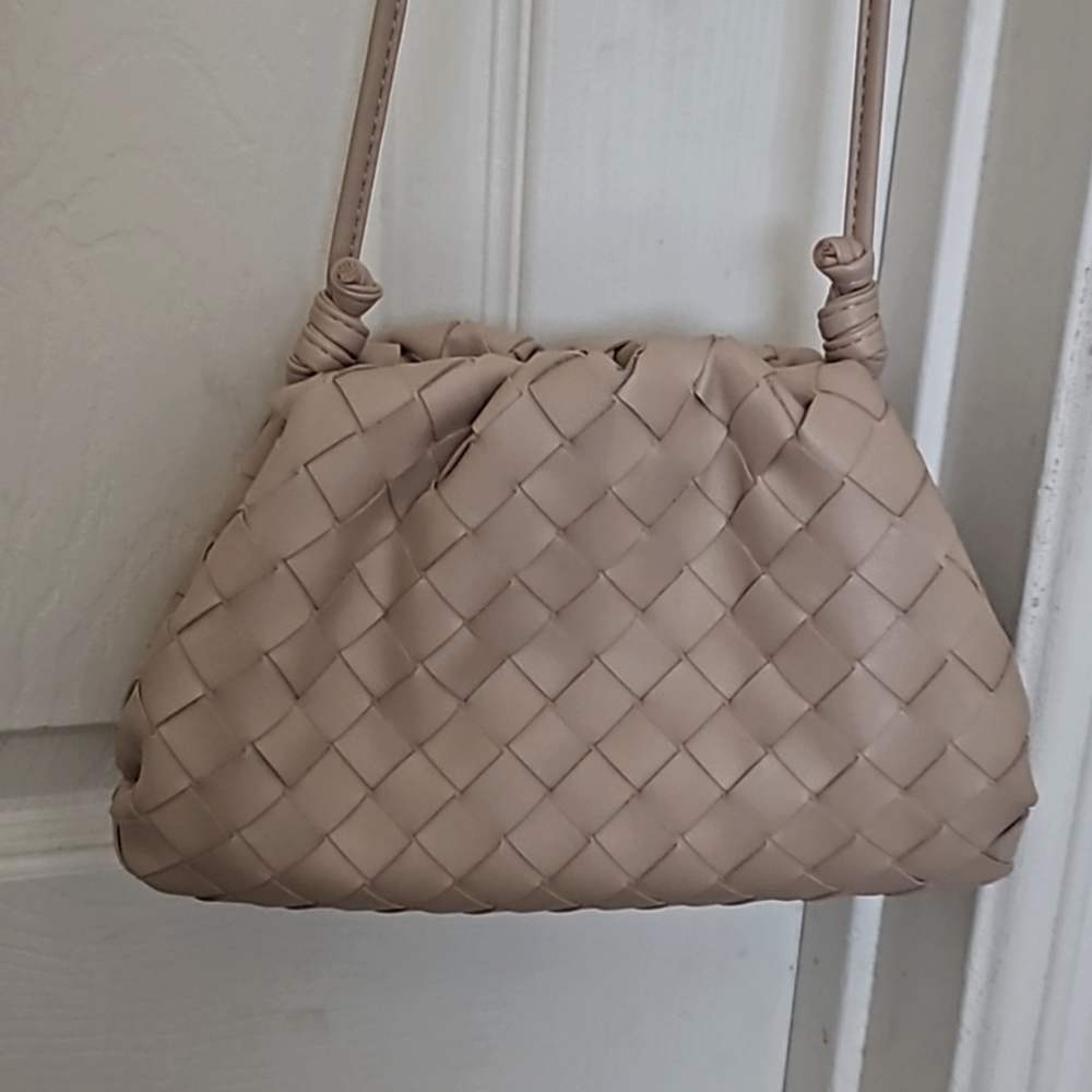 Weaving cloud bag